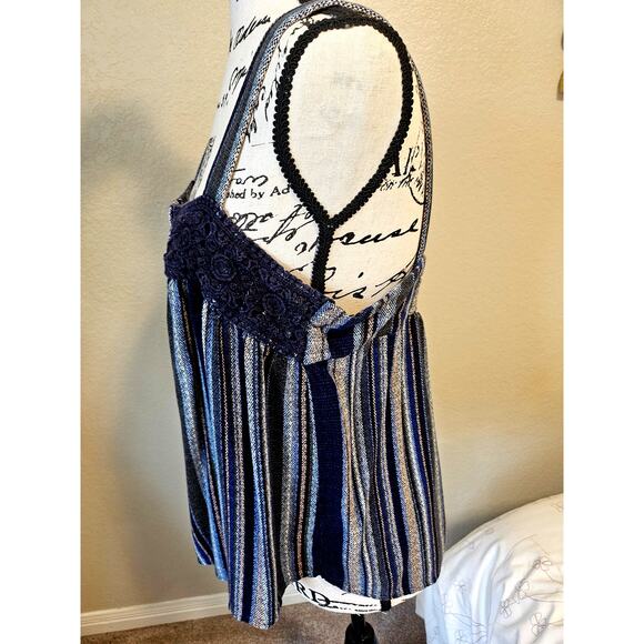 Eyeshadow women's shirred, lace detail, button down top, Large - Picture 2 of 7